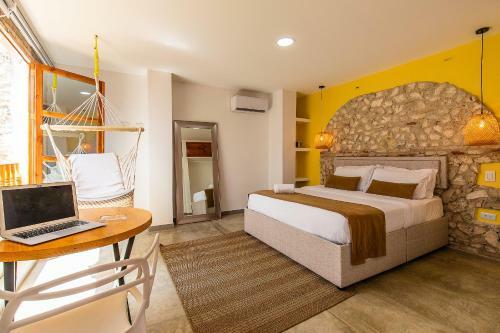 Fun House Pool & Rooftop Best Location Getsemani!