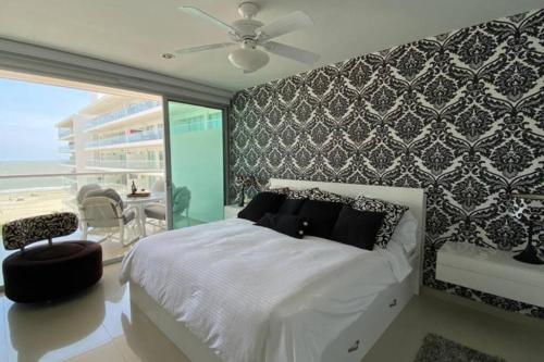 Enchanting + Unique Beachfront Apartment Rnt 96485