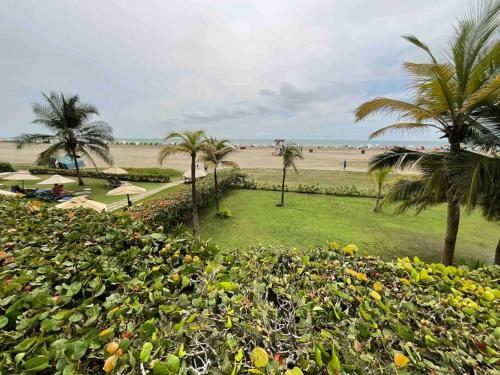 Nice Apartment With Direct Access To The Beach!