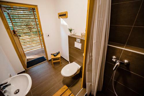 Bed & Breakfast Glamping Ob Robu Gozda