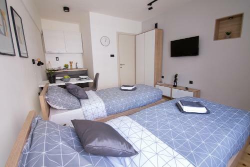 Hostal Sunrise Apartments