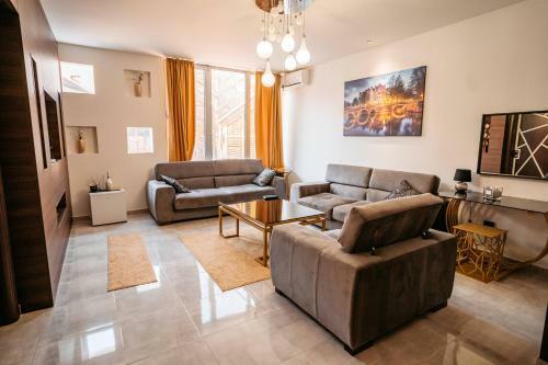 Magico Rooms & Apartments