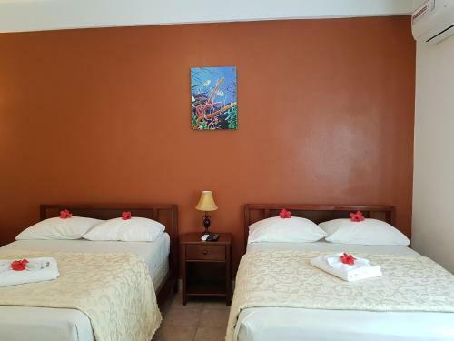 Hostal Sea View Suites