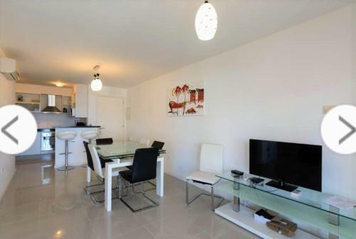 Apartamentos Arenas Del Mar