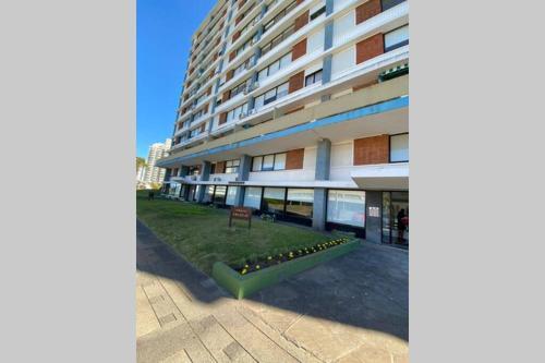Apartamento En Edificio Uruguay (punta Del Este)