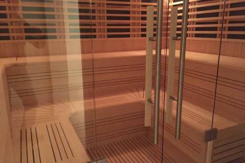 Great Beach Apartment, 5+1 Guests. Pool, Amenities