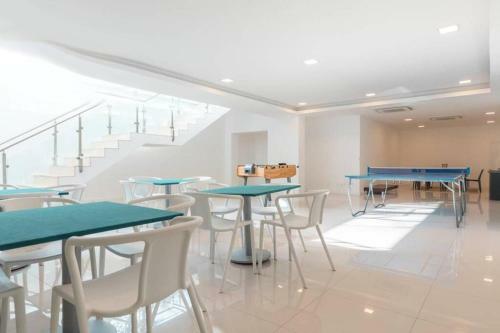 Great Beach Apartment, 5+1 Guests. Pool, Amenities