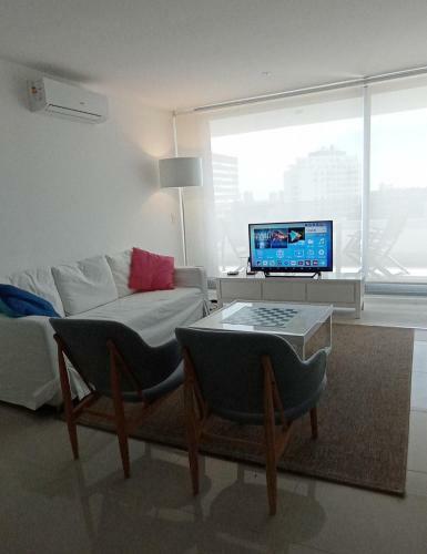 Great Beach Apartment, 5+1 Guests. Pool, Amenities
