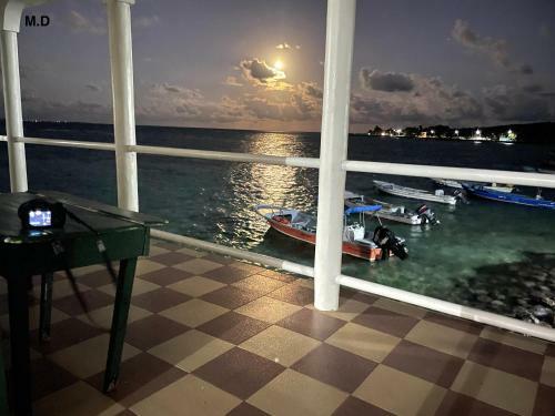 The Wave Hostel Corn Island