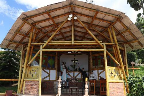 Chalet En Granja Campo Hermoso