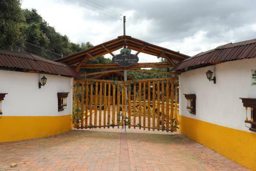 Chalet En Granja Campo Hermoso