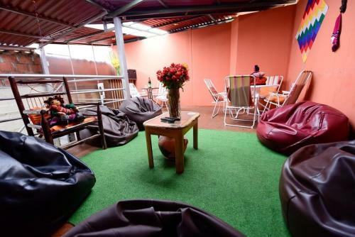 Hostal Wayruro House