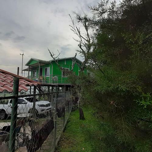 Hostal Makano Lake Caba�as