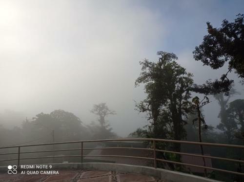 Hostal Makano Lake Caba�as