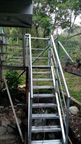 Hostal Makano Lake Caba�as