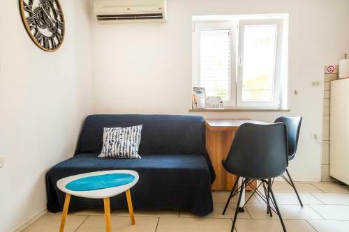 Sunny Old Town Apartment