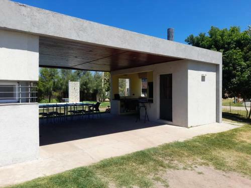 Hermosa Casa, Ideal Familias.