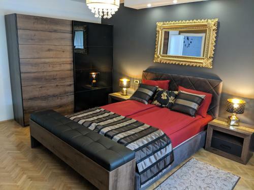 Golden Mirror Apartment