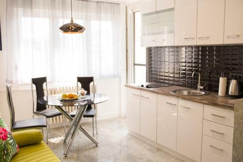Golden Mirror Apartment
