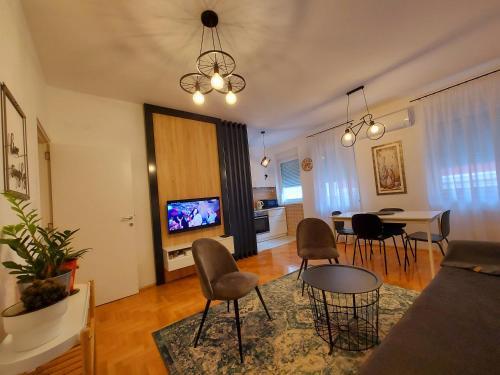 Ema Central Apartment 2