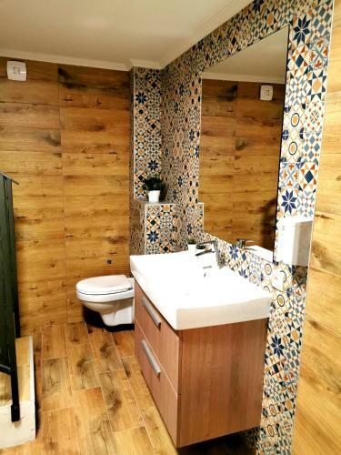 Canti Jacuzzi Apartments