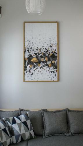 Cozy Gallery Apartment