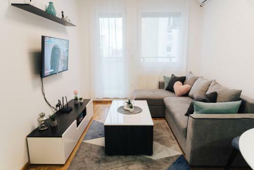Regina Apartments