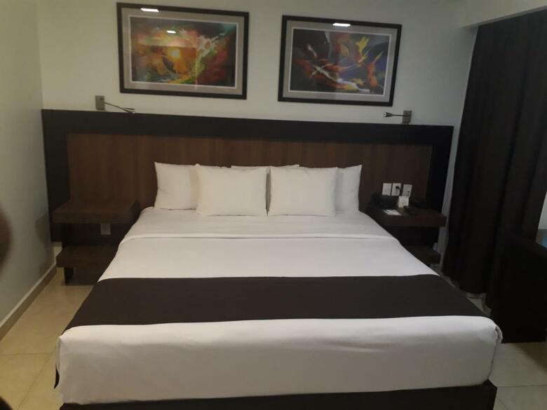 Hotel & Suites Pf