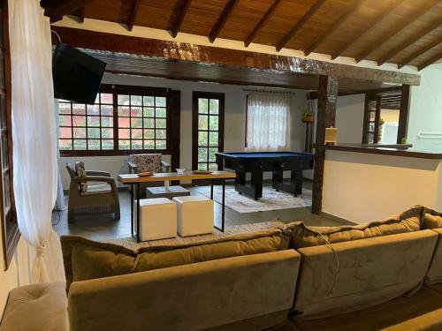 Casa Com Piscina A 200 Metros Do Centro