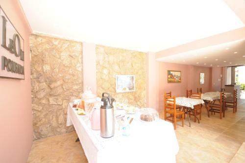 Hostal Leoli Pousada