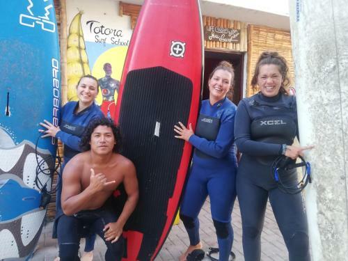 Hostal Totora Surf School