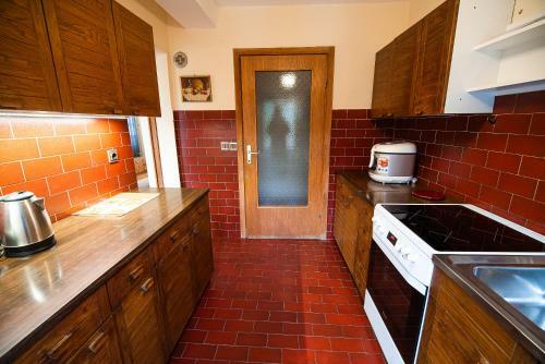 Apartamentos Holiday Home By The River Krka