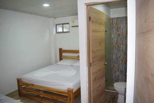 Habitaciones Y Apartamentos Perlayana- Cove�as