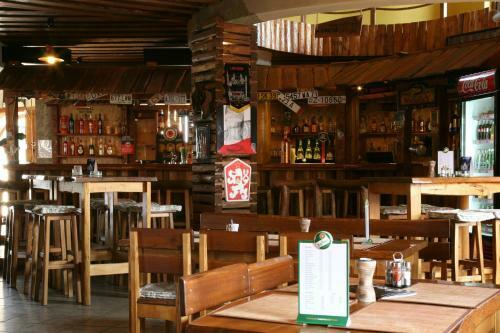 Hostal Guest House Meat Heads Pub
