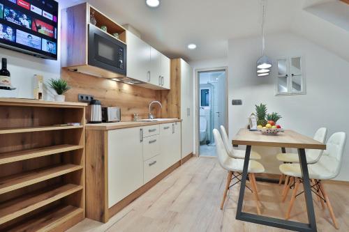 Apartments Seventy Seven