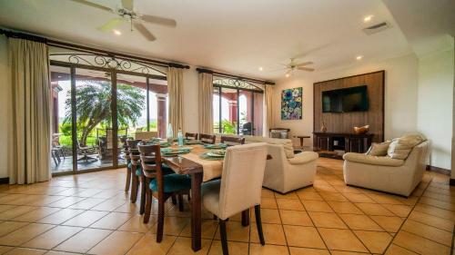 Apartamento Condo At Reserva Conchal With Partial Ocean View A25