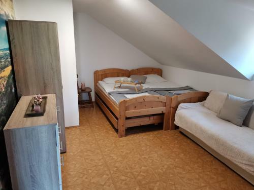 Hostal Apartma Med Vinogradi