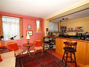 Hostal Meare Manor