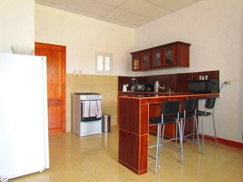 Apartments Leomar-perfectly Appointed W/parking