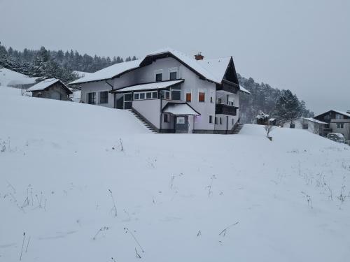 Apartma Juter?ek