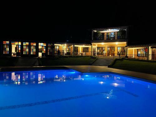 Lake House Calima