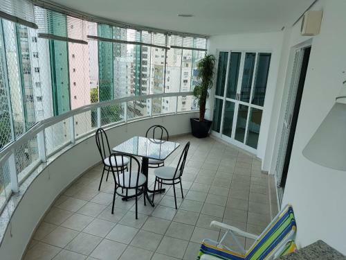 Apartamento Na Quadra Do Mar