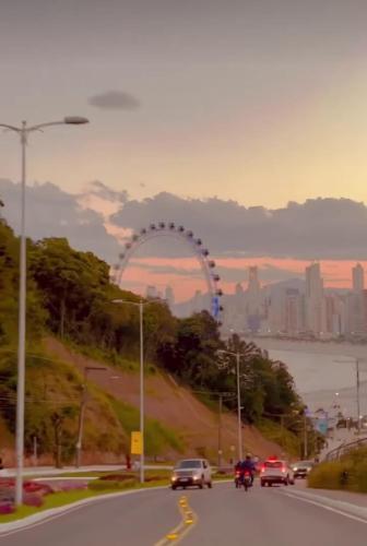 Apartamento A 100 Metros Da Praia Central
