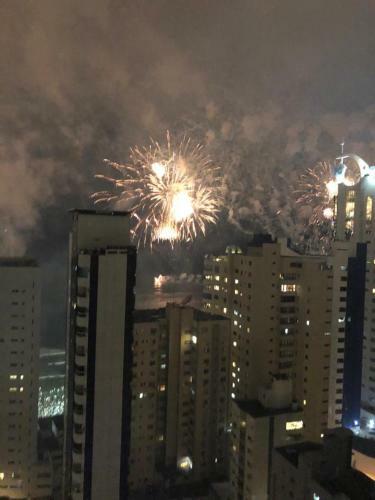 Amplo Apartamento Quadra Mar - Vista Mar