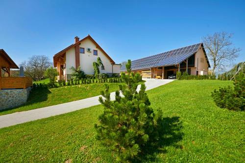 Farmhouse Lipoglav