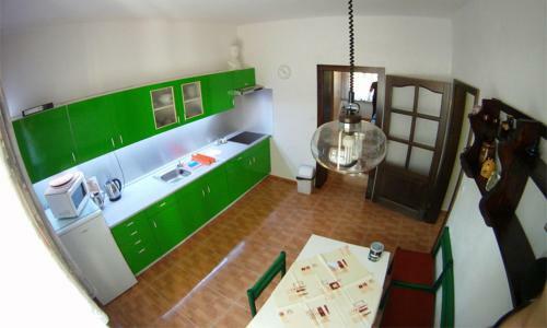 Apartamento Penzion Pod Vejmutovym Lesom