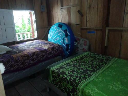 Caba�a En Playa, Lago Peten Itza