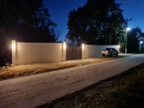 Caba�a En Playa, Lago Peten Itza