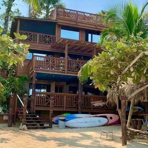 Hostal Turtle Cabin @ Turtle Beach Dive Resort