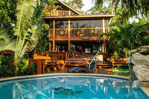 Hostal Turtle Cabin @ Turtle Beach Dive Resort